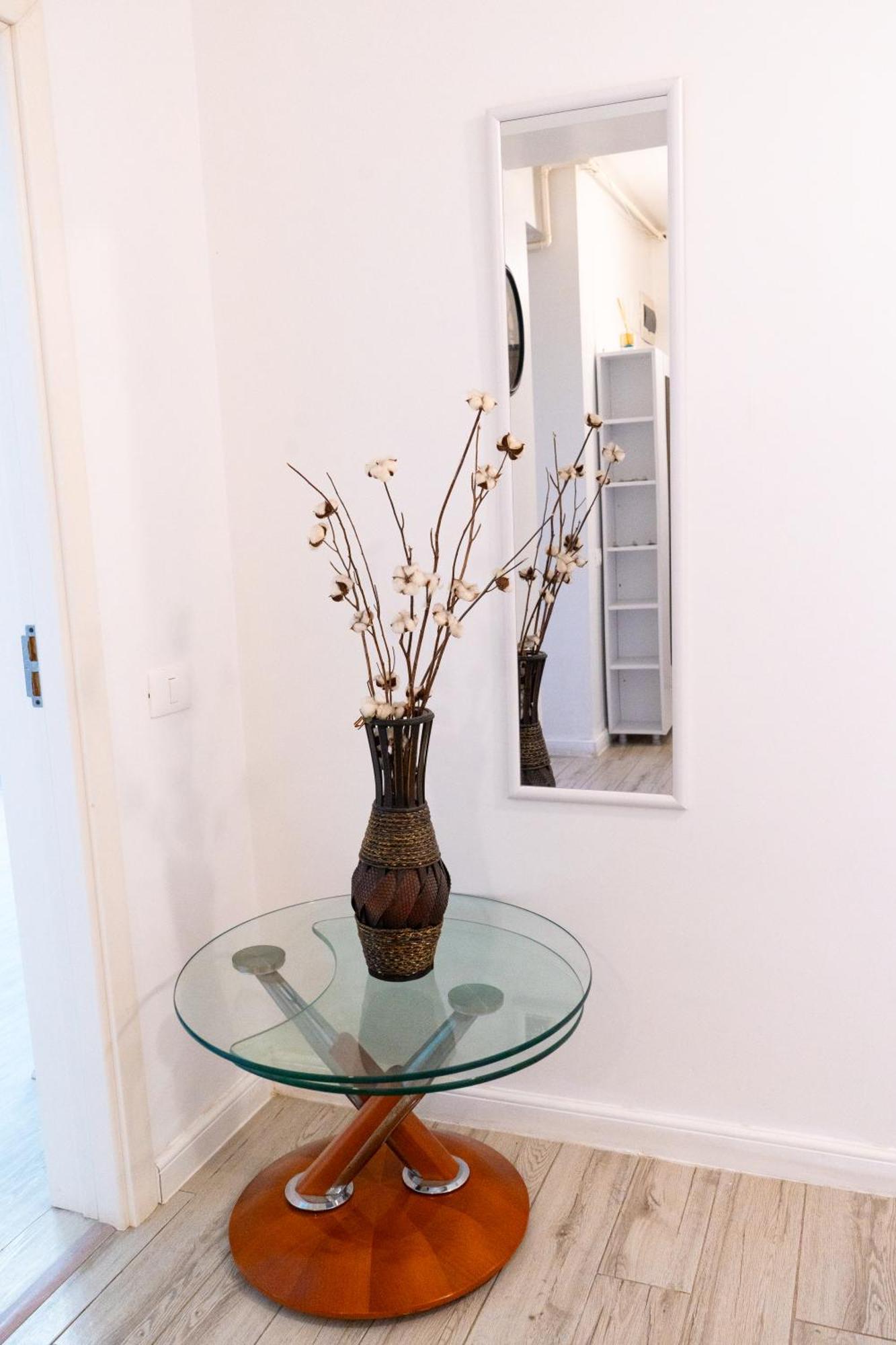 Alexis Spacious Classic Apartment Mamaia Exterior photo