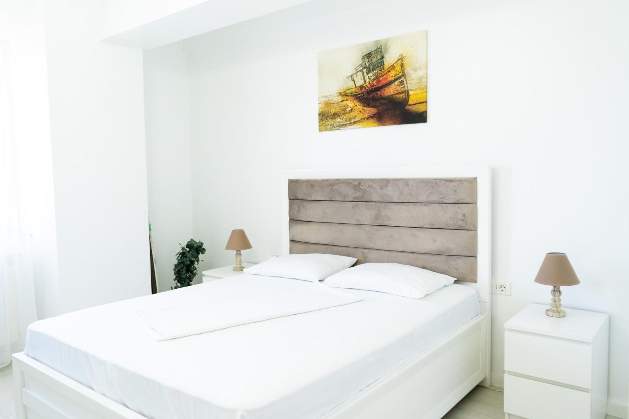Alexis Spacious Classic Apartment Mamaia Exterior photo