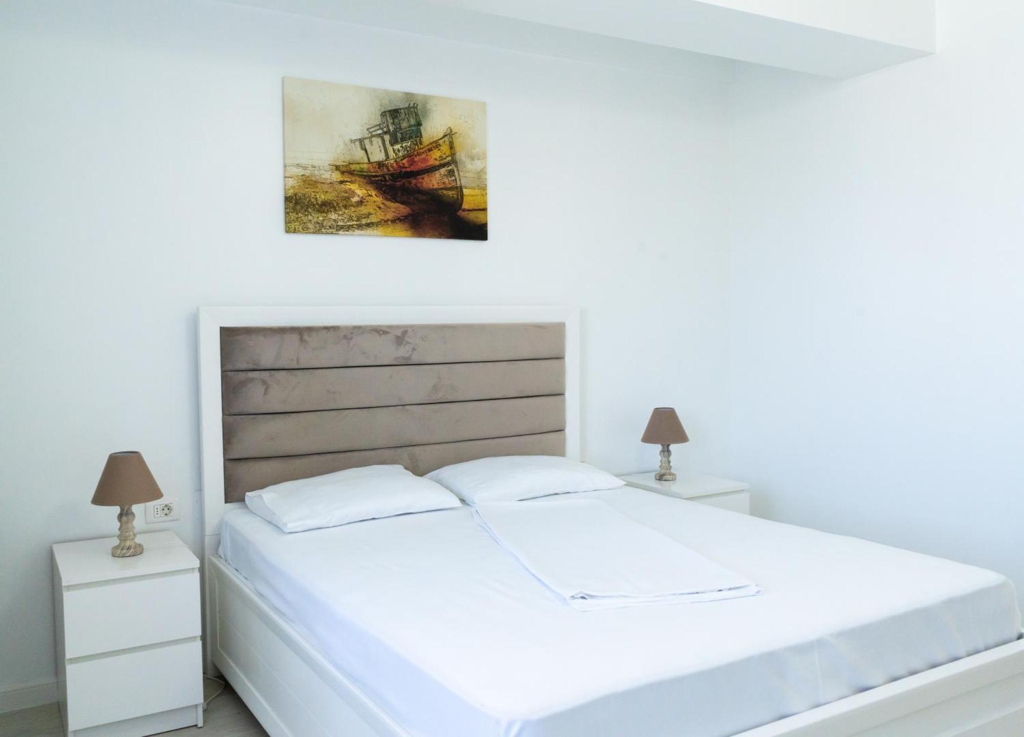 Alexis Spacious Classic Apartment Mamaia Exterior photo