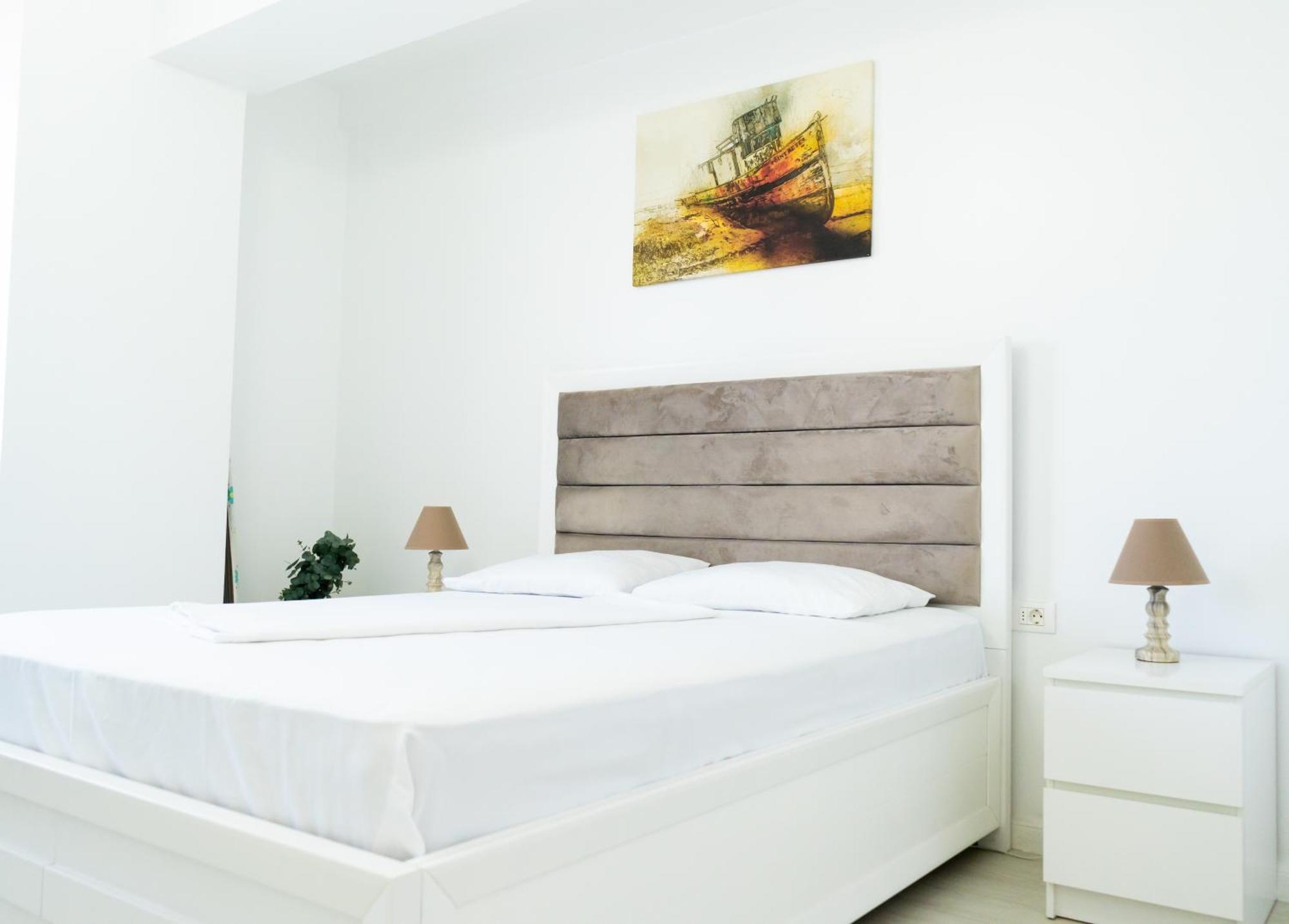 Alexis Spacious Classic Apartment Mamaia Exterior photo